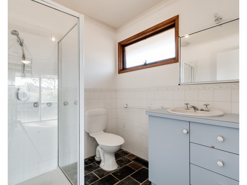 1 Leah Court, Rowville VIC 3178