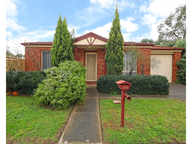 1/137 Waradgery Drive, Rowville VIC 3178