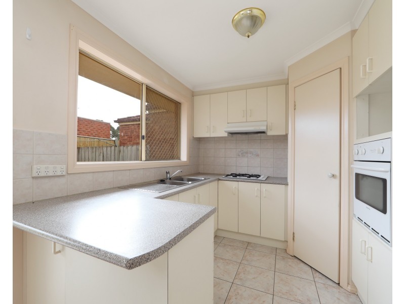 1/137 Waradgery Drive, Rowville VIC 3178