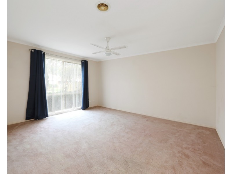 1/137 Waradgery Drive, Rowville VIC 3178