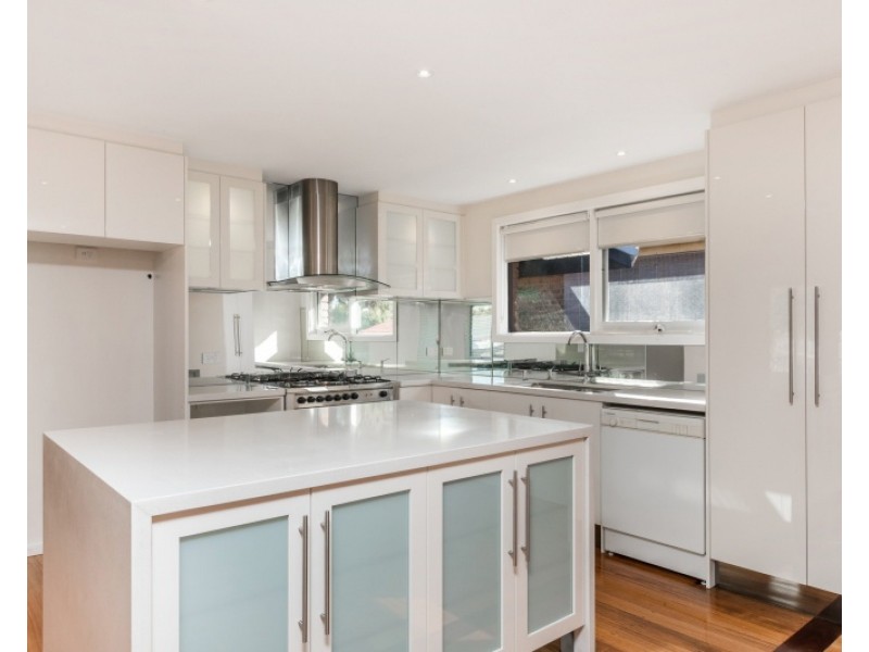 4 Oakbank Court, Wheelers Hill VIC 3150