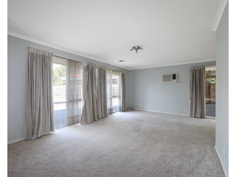 6 Homewood Close, Ferntree Gully VIC 3156