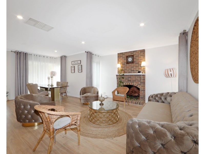 382 Dandelion Drive, Rowville VIC 3178