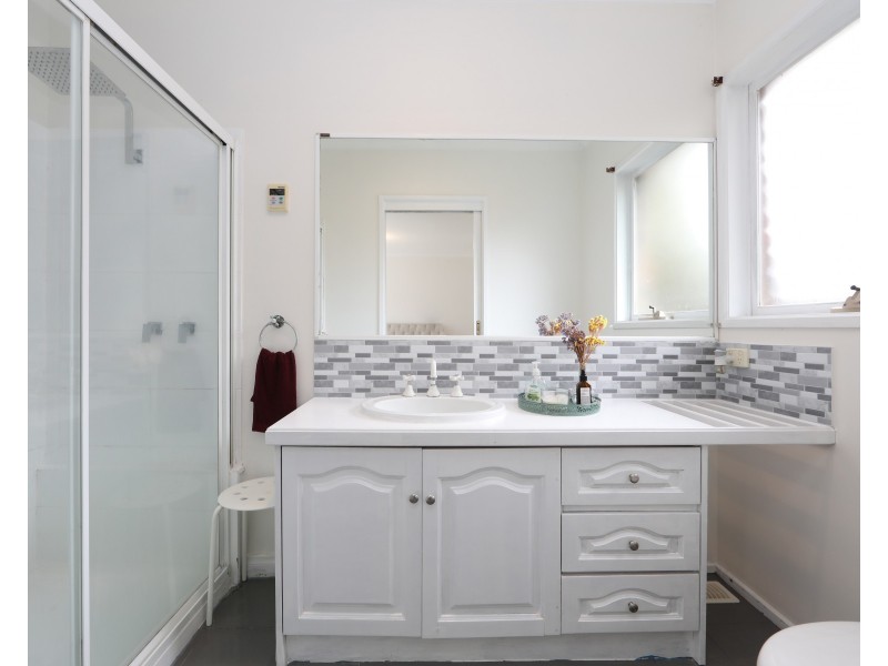 382 Dandelion Drive, Rowville VIC 3178