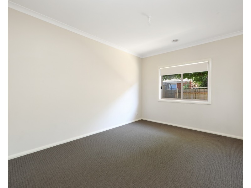 2/61 David Street North, Knoxfield VIC 3180