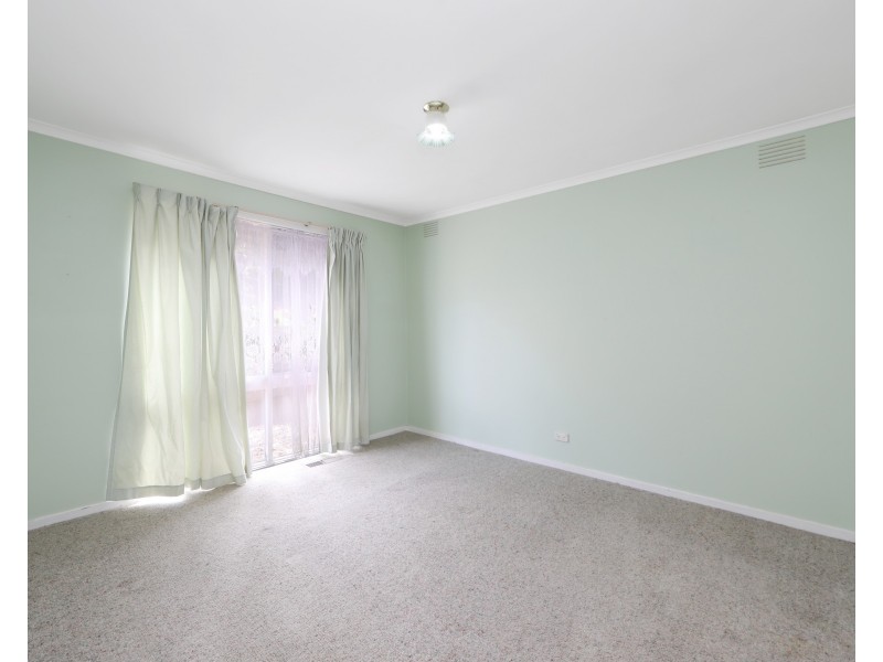 7 Goldsmith  Close, Endeavour Hills VIC 3802