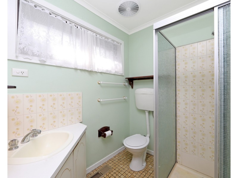 7 Goldsmith  Close, Endeavour Hills VIC 3802