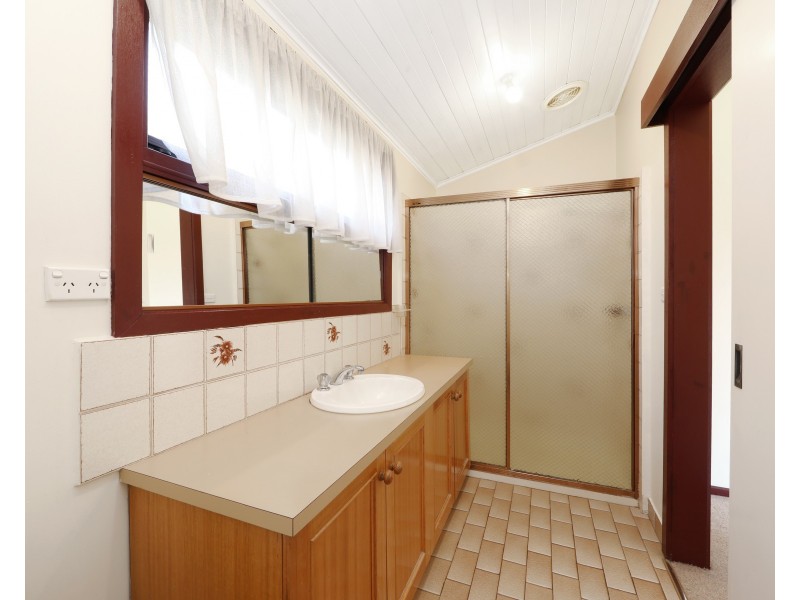 76 Sheppard Drive, Scoresby VIC 3179