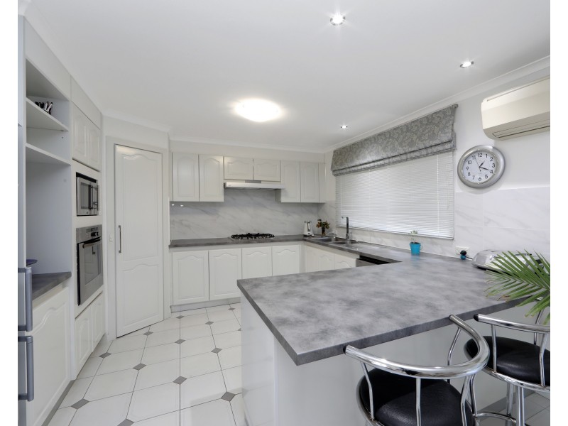 11 Affleck Way, Rowville VIC 3178
