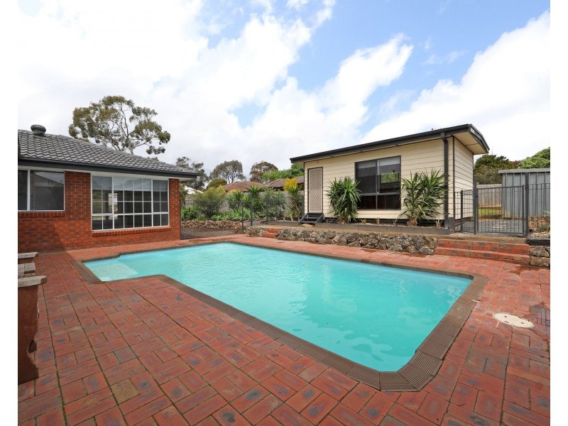 14 Prior Court, Rowville VIC 3178