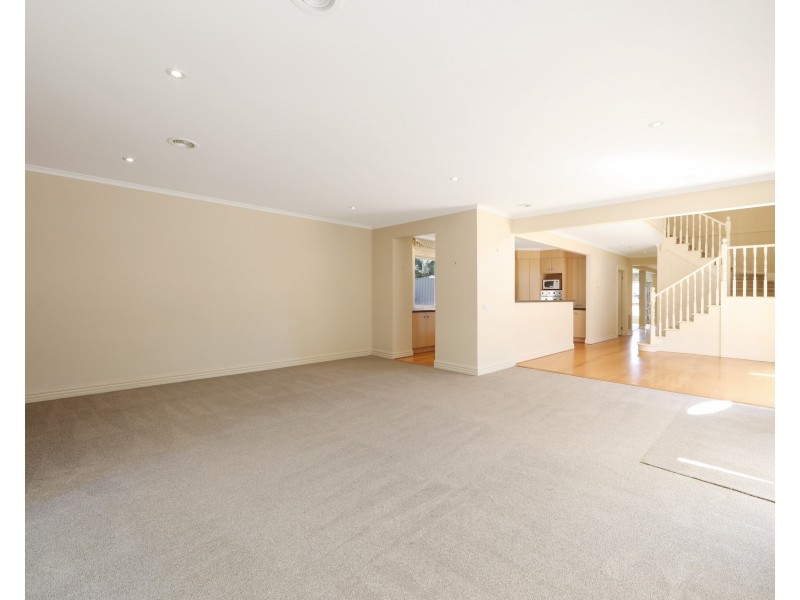 26 Sovereign Crest Boulevard, Rowville VIC 3178