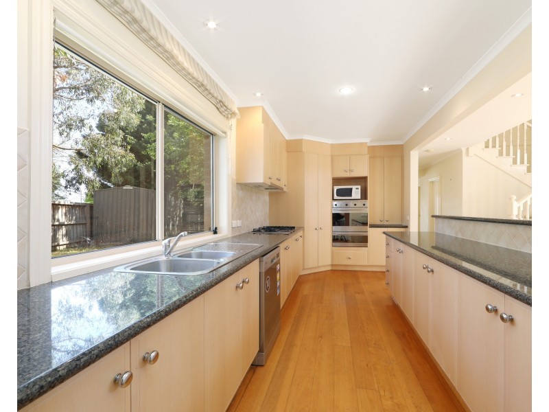 26 Sovereign Crest Boulevard, Rowville VIC 3178