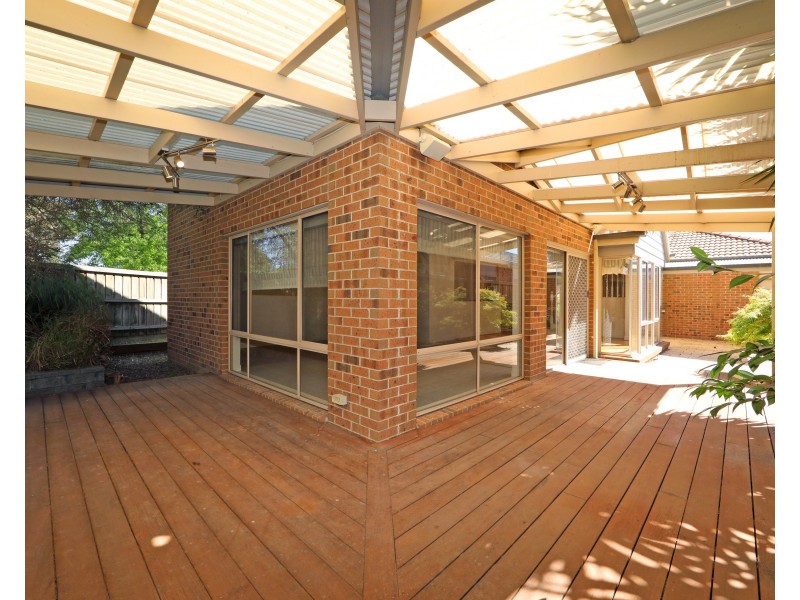 26 Sovereign Crest Boulevard, Rowville VIC 3178