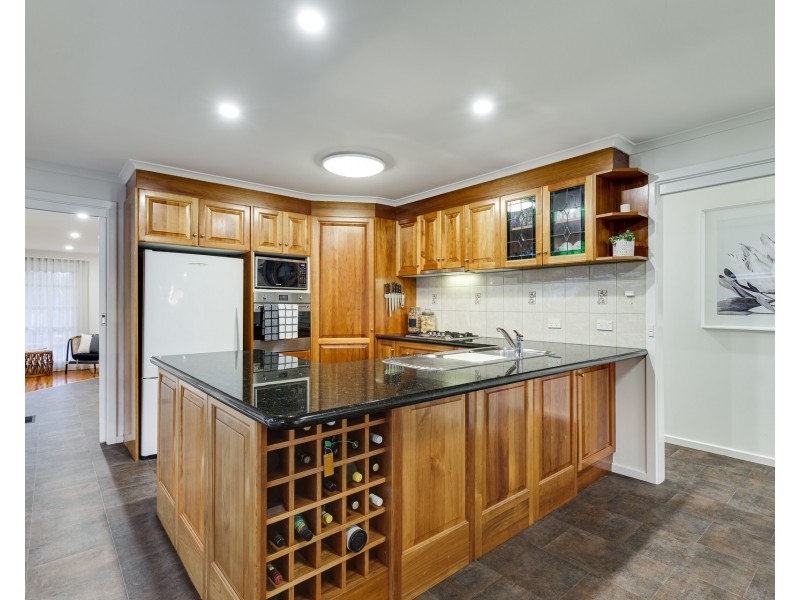 14 Murray Crescent, Rowville VIC 3178