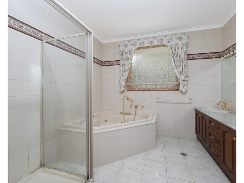 29 Parkside Boulevard, Lysterfield South VIC 3156