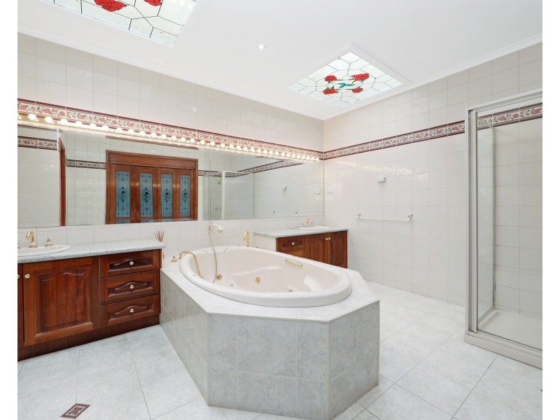 29 Parkside Boulevard, Lysterfield South VIC 3156