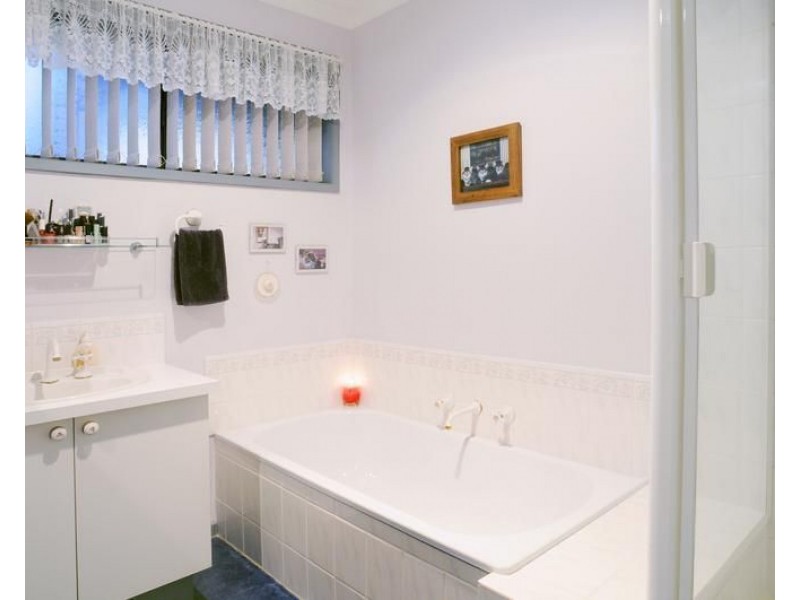 1 Bellfield Drive, Lysterfield VIC 3156