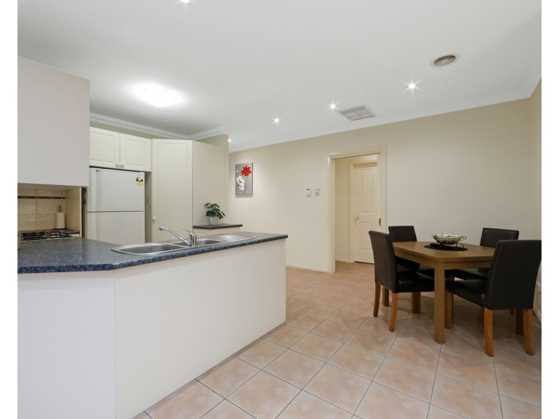 1/8 Stamford Crescent, Rowville VIC 3178