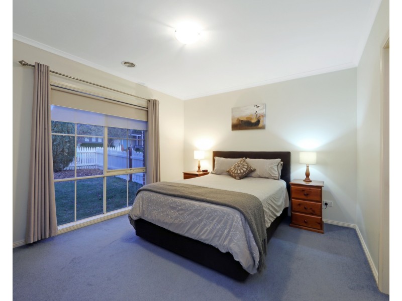 1/8 Stamford Crescent, Rowville VIC 3178