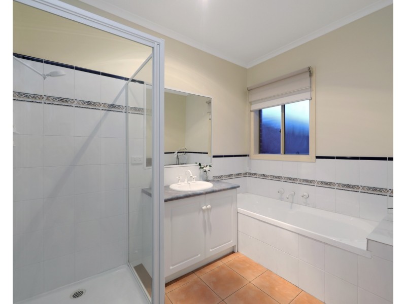 1/8 Stamford Crescent, Rowville VIC 3178