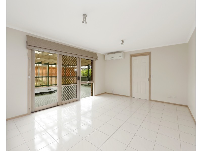 13 Crusoe Drive, Lysterfield VIC 3156