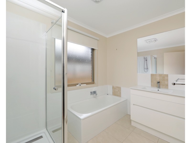 13 Crusoe Drive, Lysterfield VIC 3156