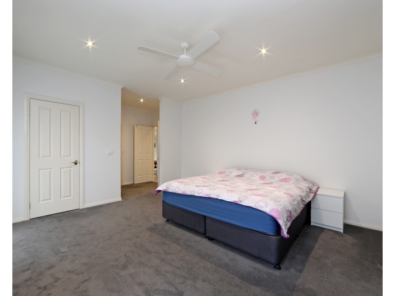 206 Karoo Road, Rowville VIC 3178