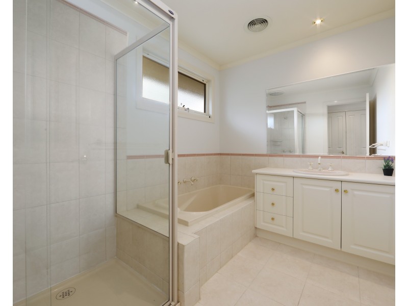 206 Karoo Road, Rowville VIC 3178