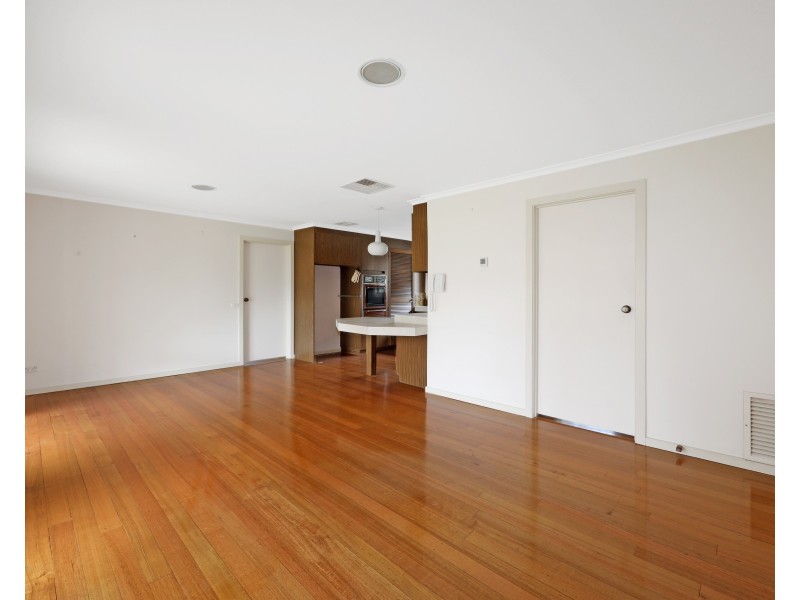 19 Toulon Drive, Templestowe Lower VIC 3107