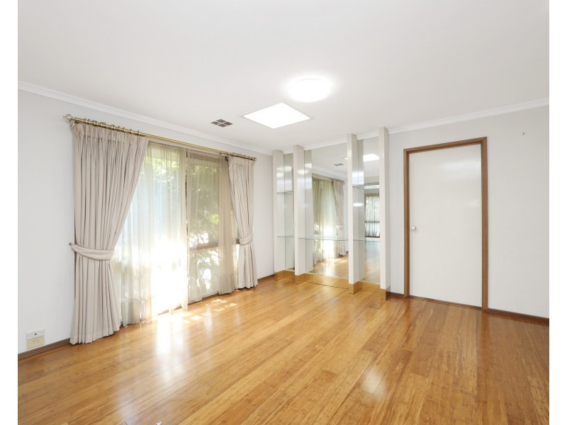 2 Rigby Mews, Rowville VIC 3178