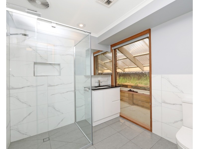2 Rigby Mews, Rowville VIC 3178