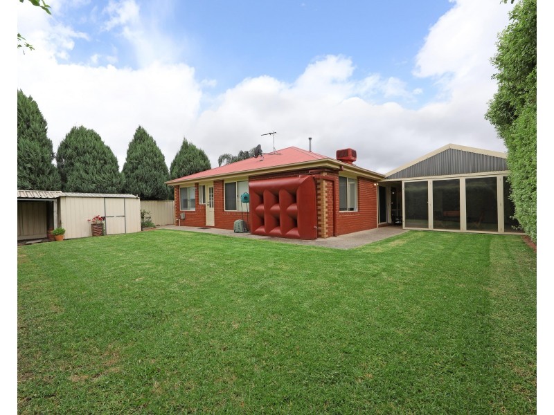 2 Whitton Court, Rowville VIC 3178