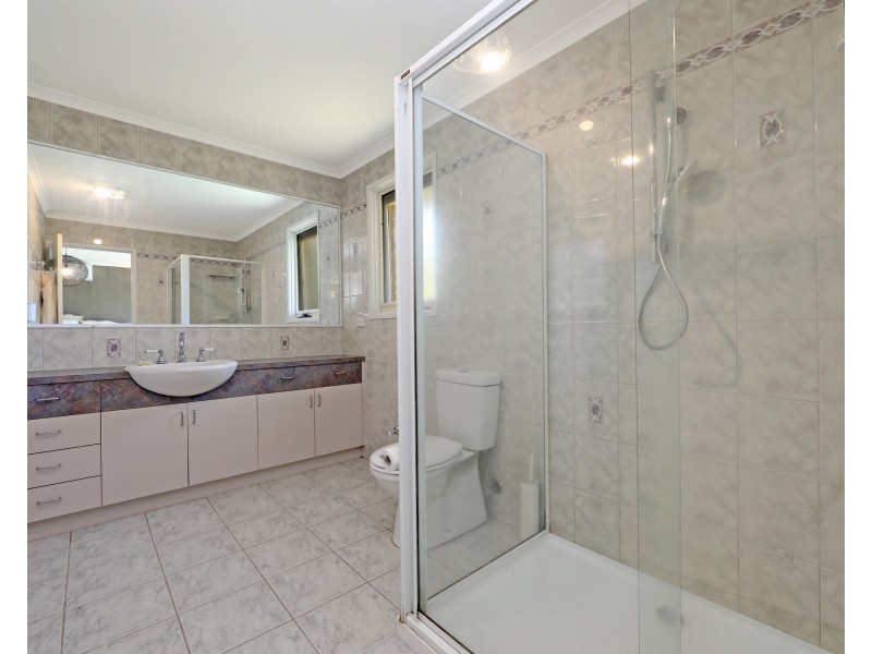 10 Hollyview Court, Rowville VIC 3178