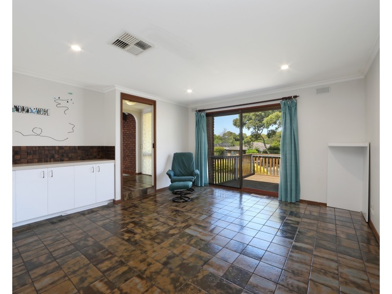 8 Bridgewater Way, Rowville VIC 3178