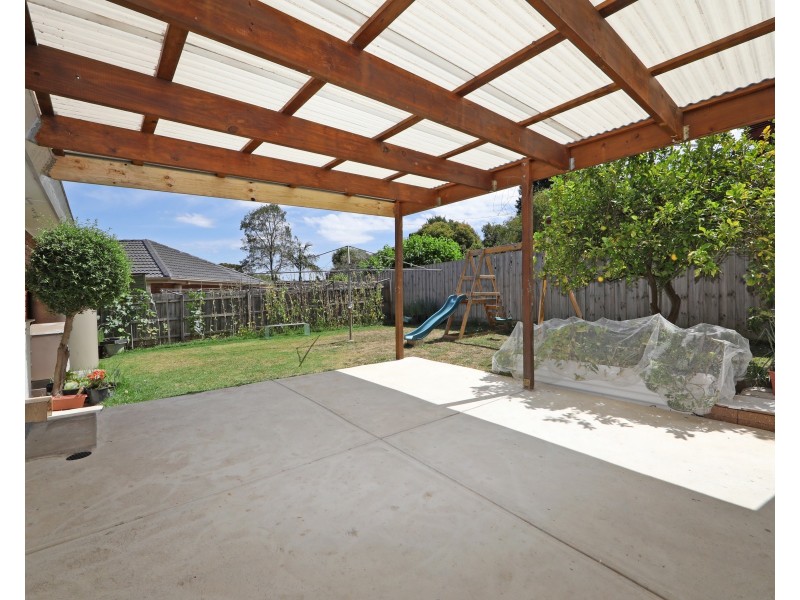 8 Bridgewater Way, Rowville VIC 3178