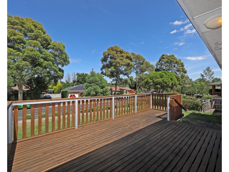 8 Bridgewater Way, Rowville VIC 3178