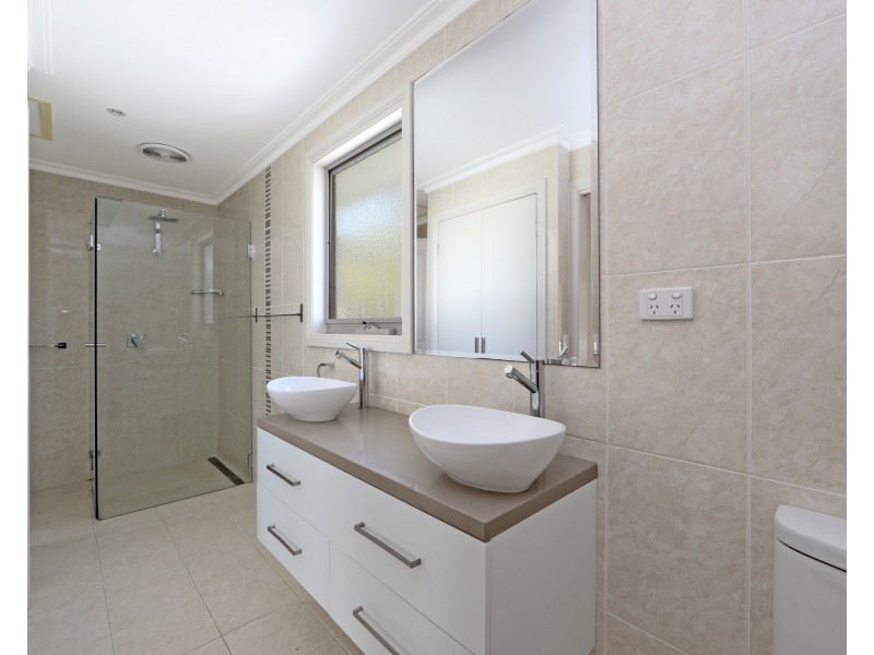 2/41 Deschamp Crescent, Rowville VIC 3178