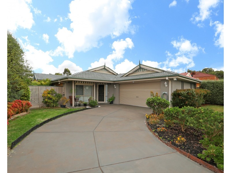 11 Kalimna Court, Rowville VIC 3178