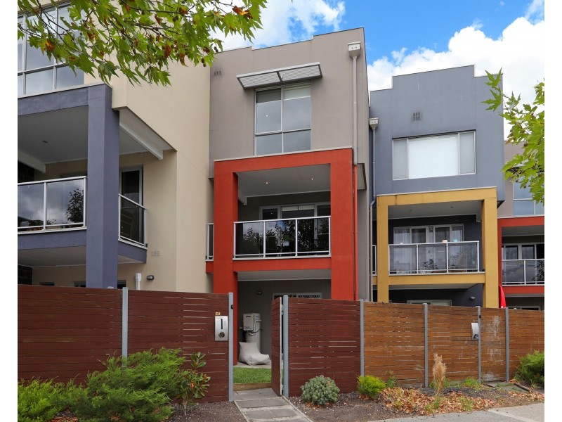 69 Lakeside Boulevard, Pakenham VIC 3810