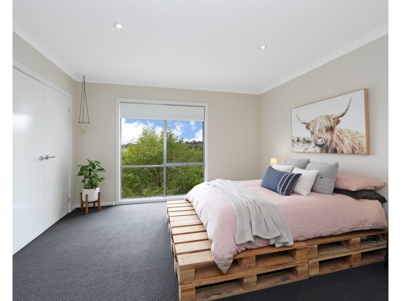 69 Lakeside Boulevard, Pakenham VIC 3810