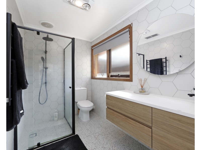 21 Tamboon Drive, Rowville VIC 3178