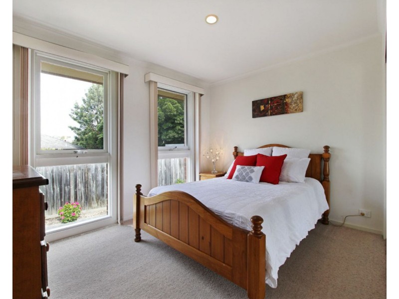 1 McMahons Road, Ferntree Gully VIC 3156