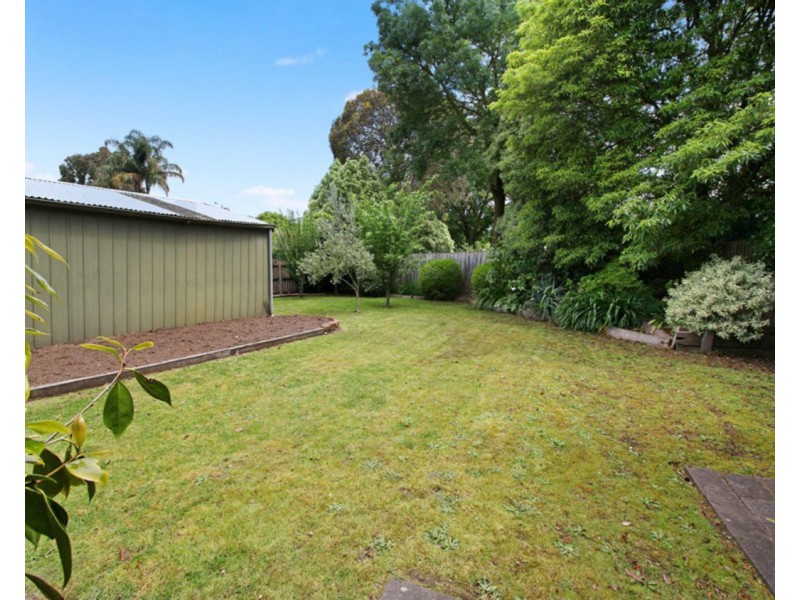 1 McMahons Road, Ferntree Gully VIC 3156