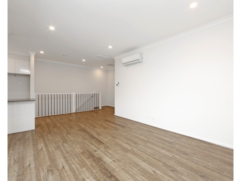 2/21 Stamford Crescent, Rowville VIC 3178