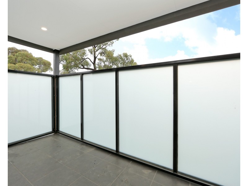 2/21 Stamford Crescent, Rowville VIC 3178