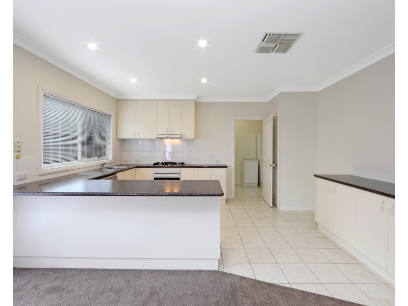 2/3 Fonteyn Drive, Wantirna South VIC 3152