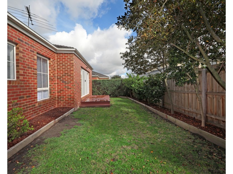 2/3 Fonteyn Drive, Wantirna South VIC 3152