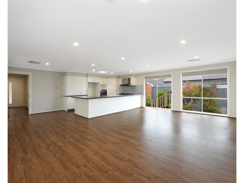 27 Dandelion Drive, Rowville VIC 3178