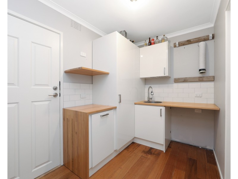 18 Waratah Drive, Dandenong North VIC 3175
