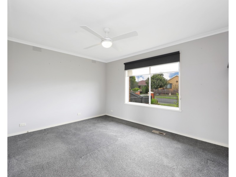 18 Waratah Drive, Dandenong North VIC 3175